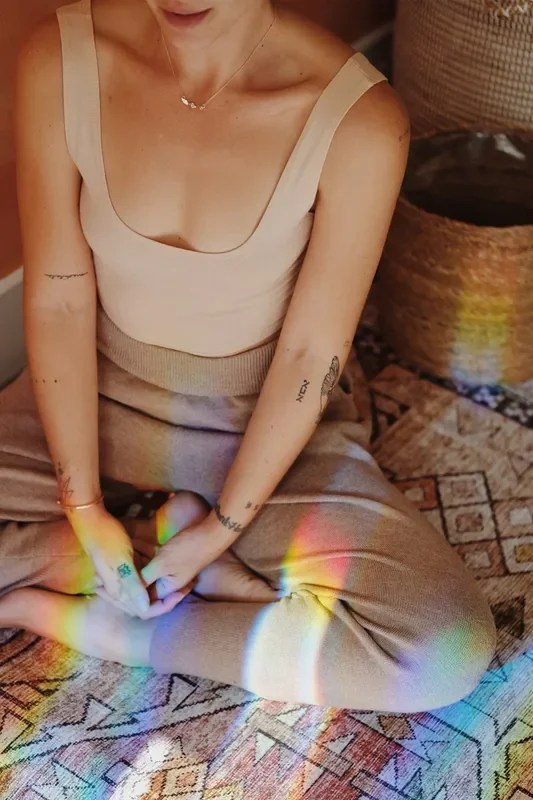 Cocoa Scoop Neck Crop