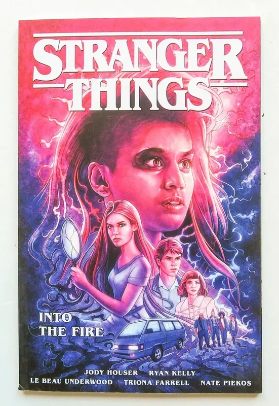 Stranger Things Into The Fire Dark Horse Graphic Novel Comic Book – Very Good