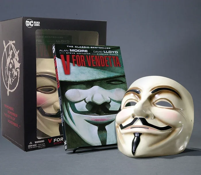 V for Vendetta Book And Mask S